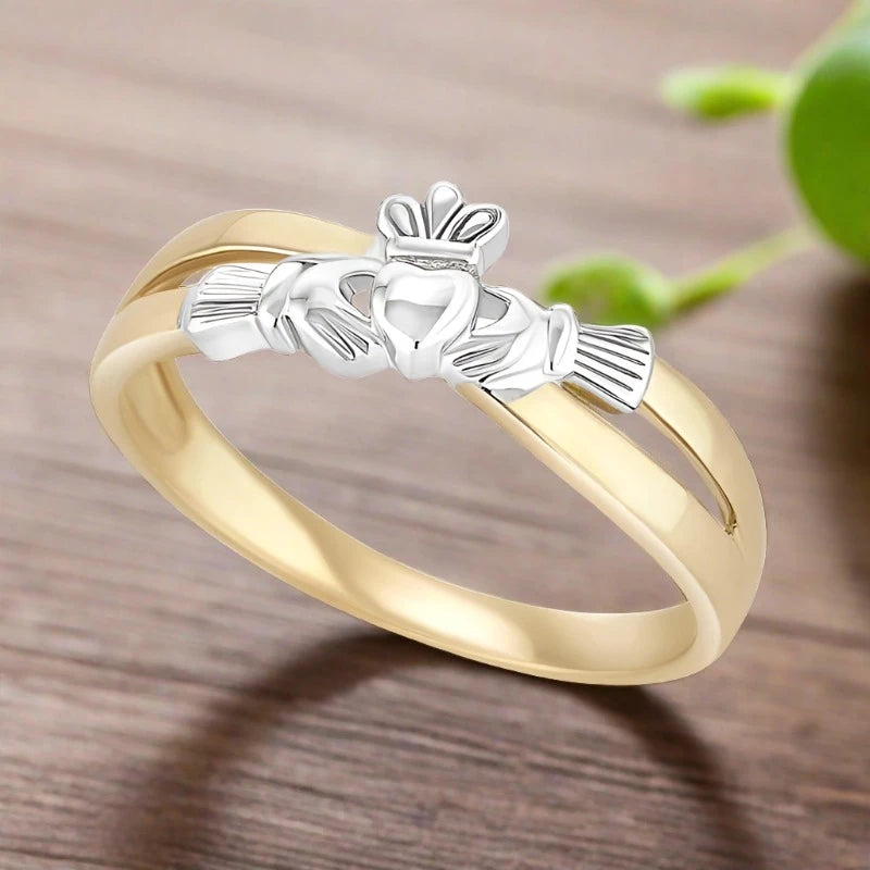 Dome motif ring-Claddagh Crossover Ring