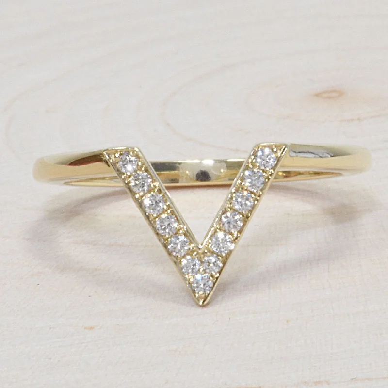 Open-dusk ring-14k Yellow Gold Ladies Triangle Diamond Wedding Band