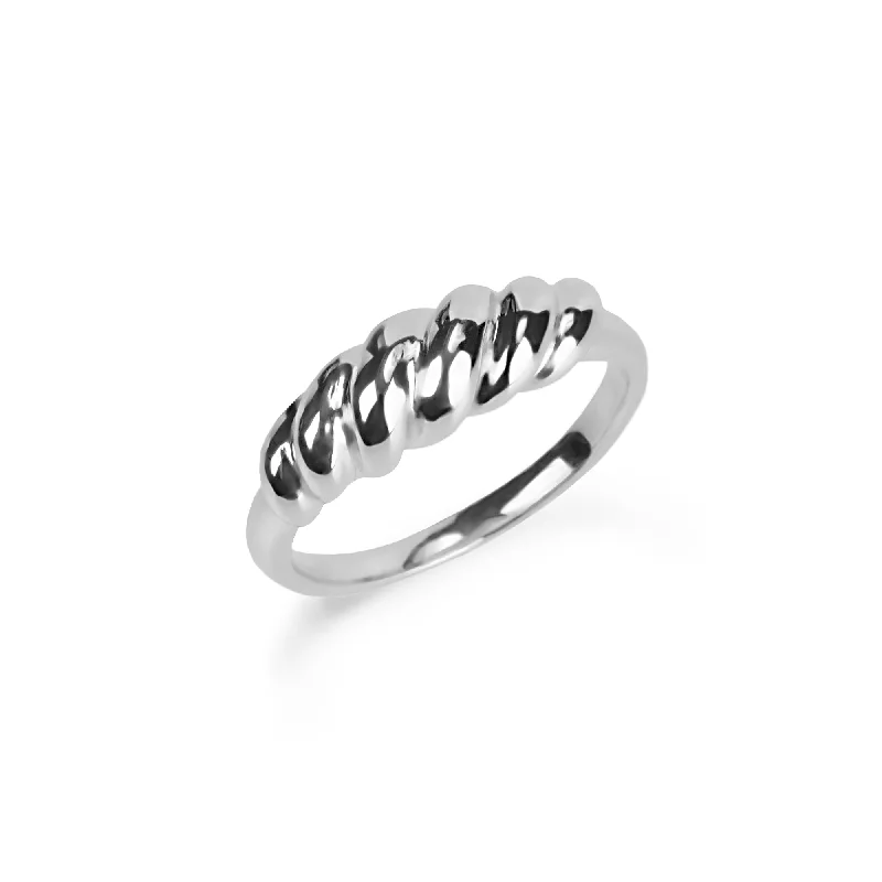 Intertwined ring-Croissant ring