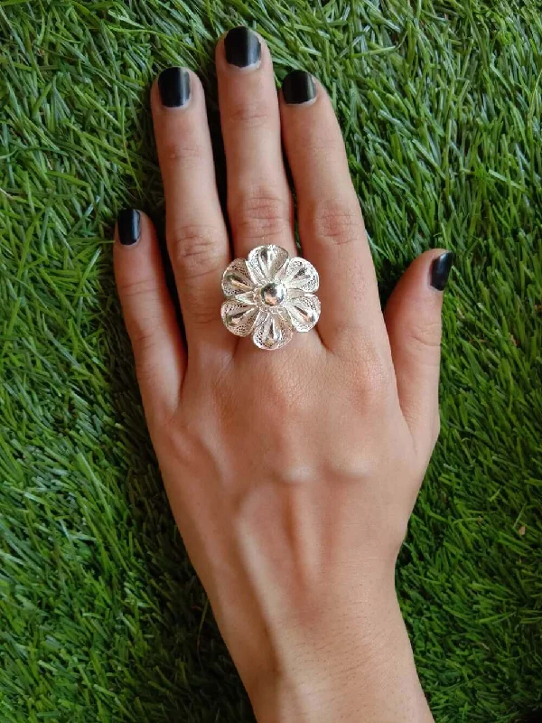 Vivid emerald ring-Floral Silver Ring