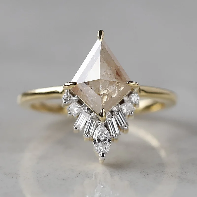 Prism-effect ring-14 K Yellow Gold Salt And Pepper Kite Diamonds Ring For Her