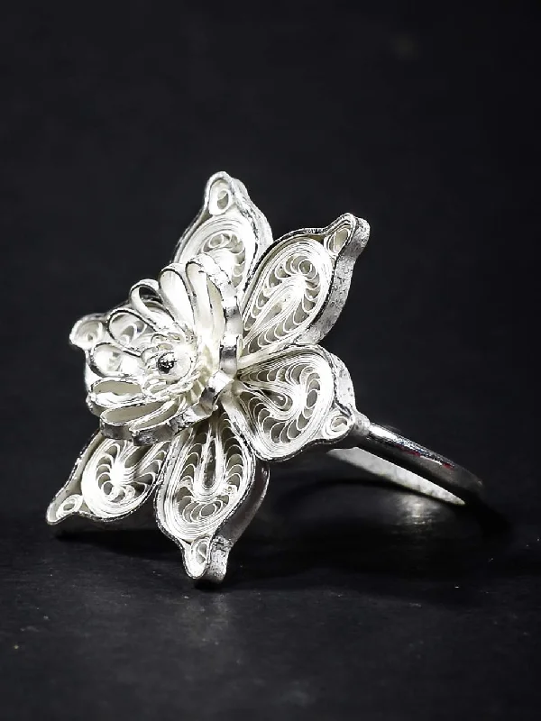 Radiant platinum ring-Classic Floral