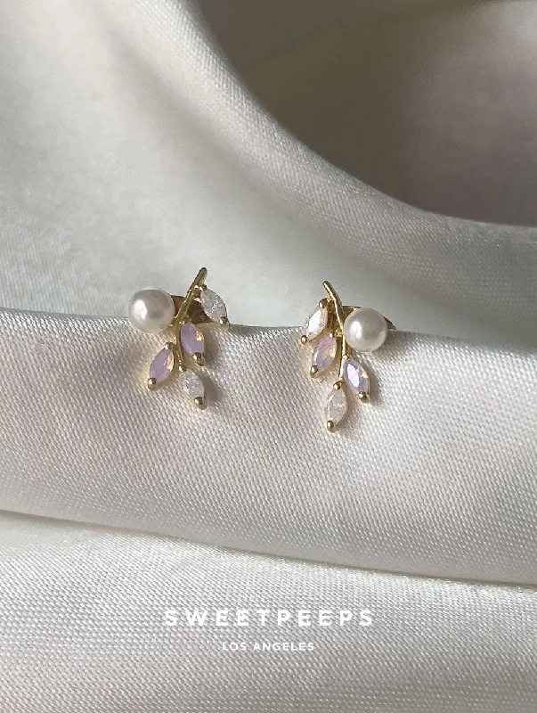 Mist gem earrings-Foliage Pearl Leaf Stud